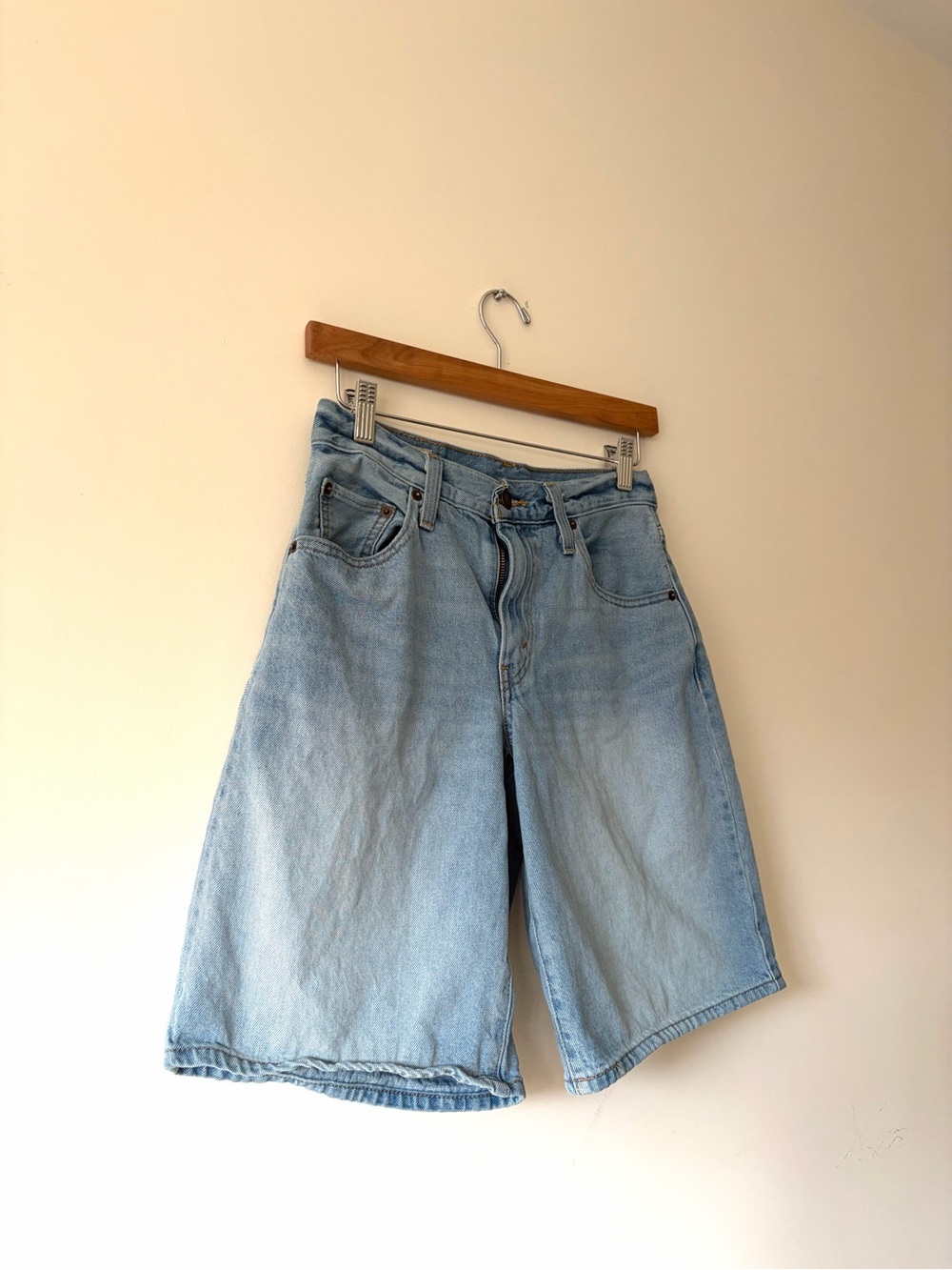 Levi’s Baggy Dad Shorts - Picture 9 of 13